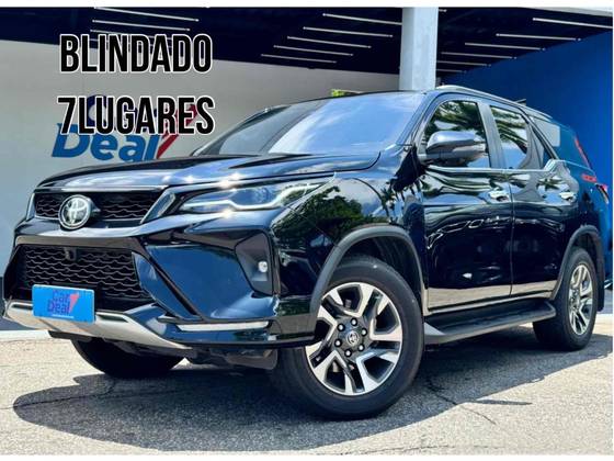 TOYOTA HILUX SW4 2.8 D-4D TURBO DIESEL SRX PLATINUM 7L 4X4 AUTOMÁTICO TOYOTA HILUX SW4 2.8 D-4D TURBO DIESEL SRX PLATINUM 7L 4X4 AUTOMÁTICO